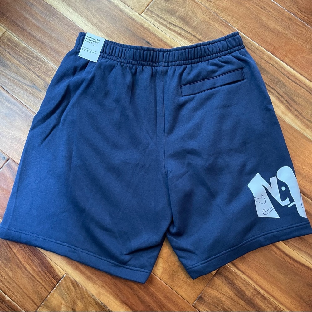 NWT Nike Men's Graphic Club Fleece Shorts - Picture 3 of 13